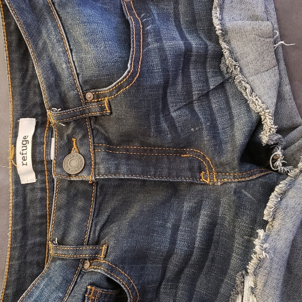 Jean short - Picture 2 of 3